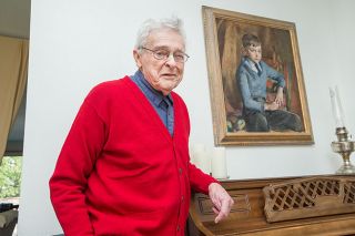 Marcus Larson/News-Register##Fred Hisaw, now 90, sat for this portrait when he was 7 years old. The artist’s father read “Huckleberry Finn” aloud to the boy so he’d sit still. Marcus Larson/News-Register##Fred Hisaw, now 90, sat for this portrait when he was 7 years old. The artist’s father read “Huckleberry Finn” aloud to the boy so he’d sit still.