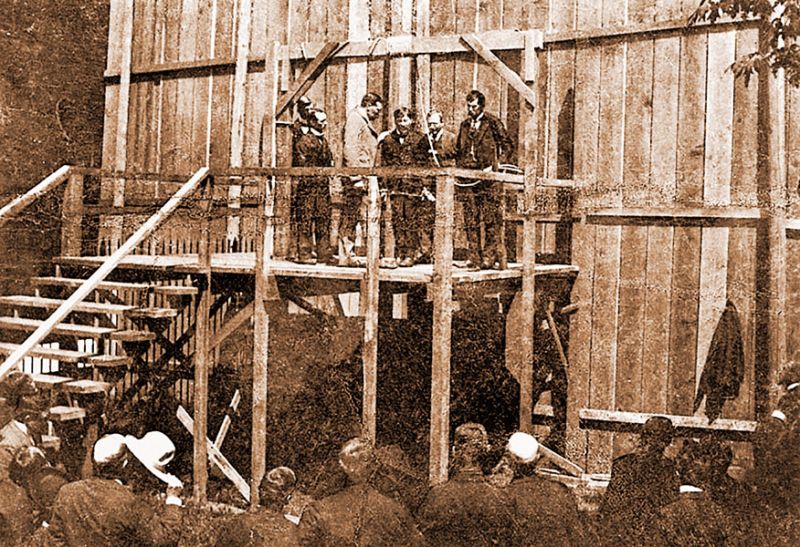 Oregon Historical Society image##Claude Branton on the gallows, about to be hanged for the murder of John Linn, on May 12, 1899.