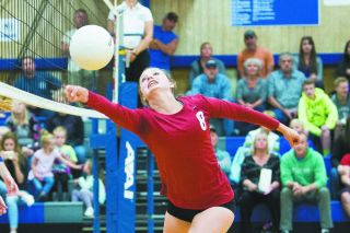 Marcus Larson/News-Register##
Dayton’s Beth Shirley shows off the defense that propelled the Pirates to the straight set win over Amity. Marcus Larson/News-Register##
Dayton’s Beth Shirley shows off the defense that propelled the Pirates to the straight set win over Amity.