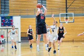 Marcus Larson/News-Register##
Grizzly forward Kylee Arzner rises for a pull up jumper. She tallied a game-high 15 points to lead Mac to the victory. Marcus Larson/News-Register##
Grizzly forward Kylee Arzner rises for a pull up jumper. She tallied a game-high 15 points to lead Mac to the victory.
