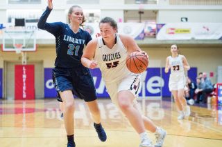 Marcus Larson/News-Register file photo##
McMinnville forward Kylee Arzner shows off her dribbling ability during a league matchup against Liberty. Arzner displayed a wide variety of skills this season, helping the Grizzlies earn a co-league championship and a state playoff appearance. Marcus Larson/News-Register file photo##
McMinnville forward Kylee Arzner shows off her dribbling ability during a league matchup against Liberty. Arzner displayed a wide variety of skills this season, helping the Grizzlies earn a co-league championship and a state playoff appearance.