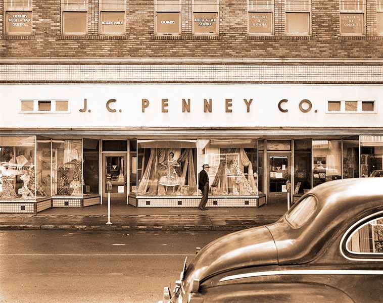 News-Register file photo##[Original caption, April 8, 1960]
Store Remodeled But Quality Unchanged

Not The Same -- Penny s in McMinnville no longer shows this yellow and black tile to the public. Renovated store exterior is a brown shade of enamel porcelain. Doors were converted to a large center double door, windows were enlarged.