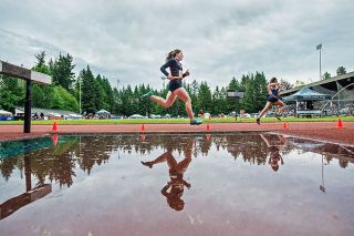 Marcus Larson/News-Register##
Yamhill-Carlton’s Allie Amerson runs the first leg of the 3A girls 4x100 Meter Relay. Y-C placed seventh overall. Marcus Larson/News-Register##
Yamhill-Carlton’s Allie Amerson runs the first leg of the 3A girls 4x100 Meter Relay. Y-C placed seventh overall.