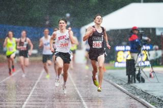 Marcus Larson/News-Register##
McMinnville’s Zane Fodge races Franklin’s Charlie Robertson during the home straightaway of the boys’ 3,000m final. Fodge ultimately placed second by less than a second. Marcus Larson/News-Register##
McMinnville’s Zane Fodge races Franklin’s Charlie Robertson during the home straightaway of the boys’ 3,000m final. Fodge ultimately placed second by less than a second.