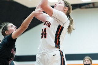 Marcus Larson/News-Register##
Yamhill-Carlton sophomore forward Hailee Stephenson (34) shoots a left-handed lay-up as Dayton’s Taylor Wilson defends. Marcus Larson/News-Register##
Yamhill-Carlton sophomore forward Hailee Stephenson (34) shoots a left-handed lay-up as Dayton’s Taylor Wilson defends.