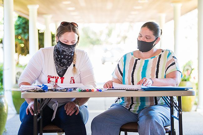 Marcus Larson/News-Register ##
Facilitators Chelsie Sanders and Tierney Ferguson lead a Rethinking Barriers class, which emphasizes retraining the brain to make job seekers more confident.