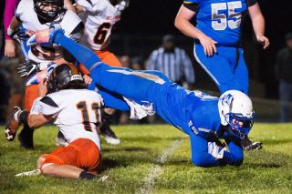 Marcus Larson/News-Register##
Amity’s Cody Dyche (17) dives past Willamina’s Kaleb Reid (11) into the end zone for a touchdown. Marcus Larson/News-Register##
Amity’s Cody Dyche (17) dives past Willamina’s Kaleb Reid (11) into the end zone for a touchdown.